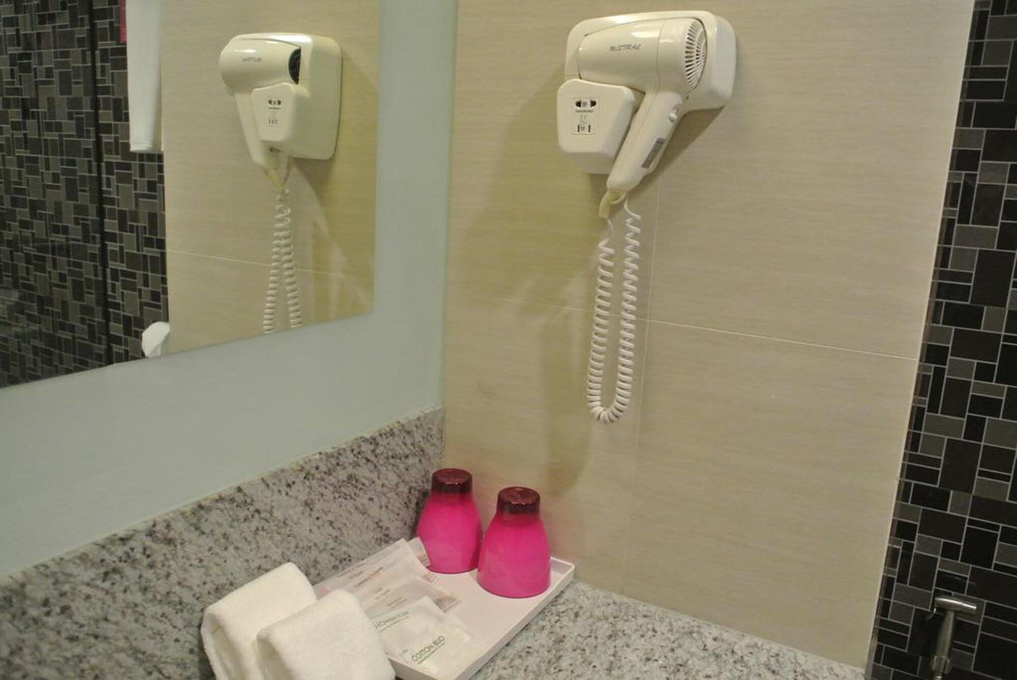 Praso@Ratchada12 Hotel Банкок Екстериор снимка