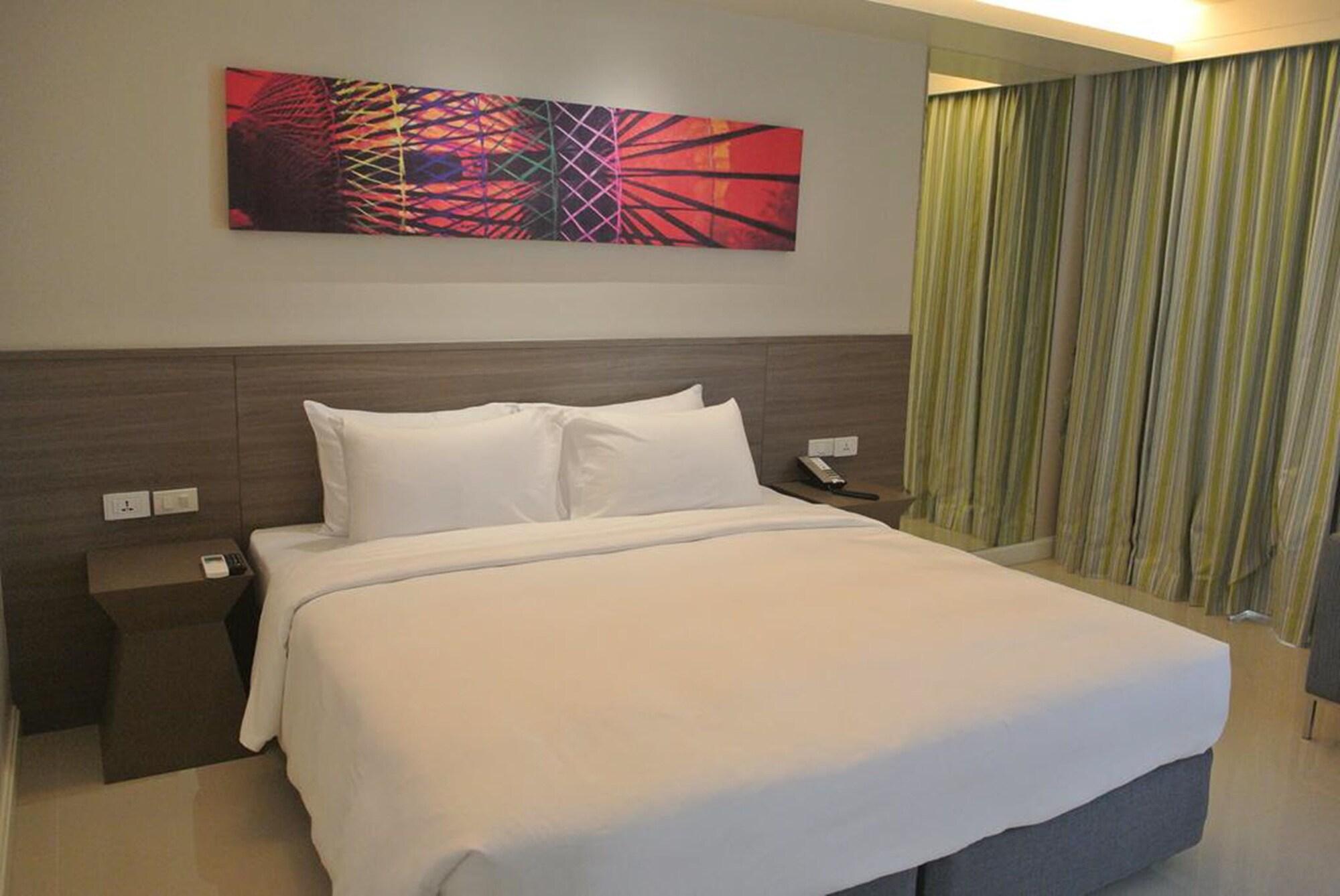 Praso@Ratchada12 Hotel Банкок Екстериор снимка