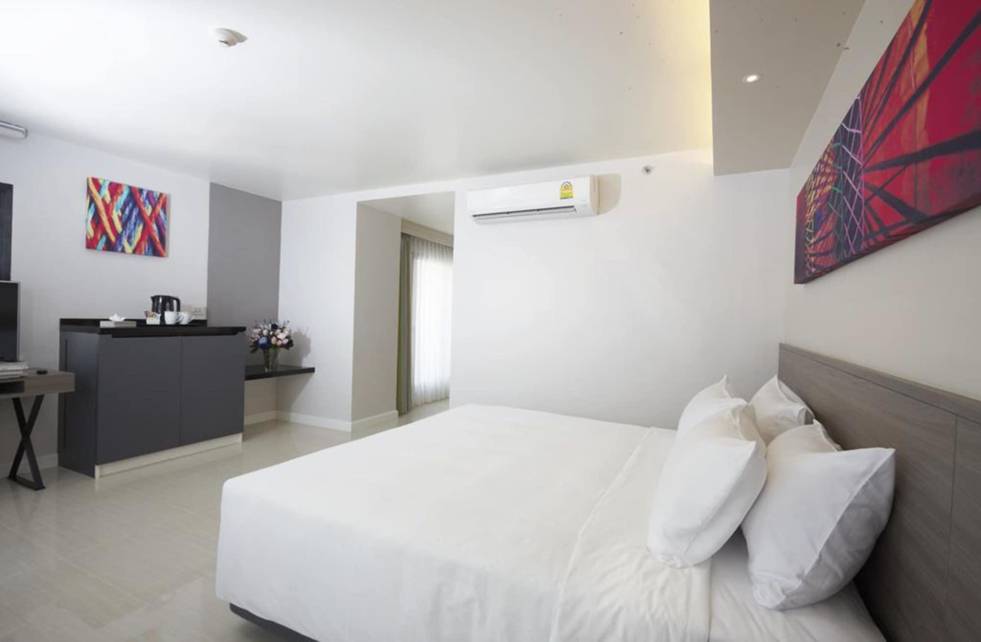 Praso@Ratchada12 Hotel Банкок Екстериор снимка
