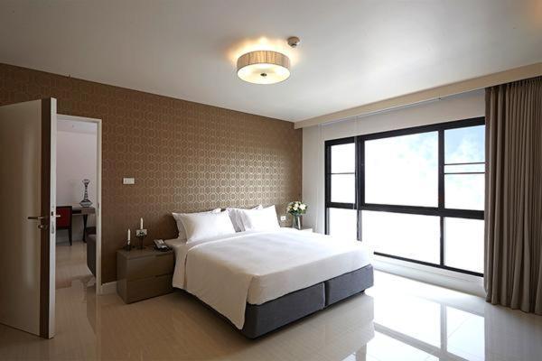 Praso@Ratchada12 Hotel Банкок Екстериор снимка