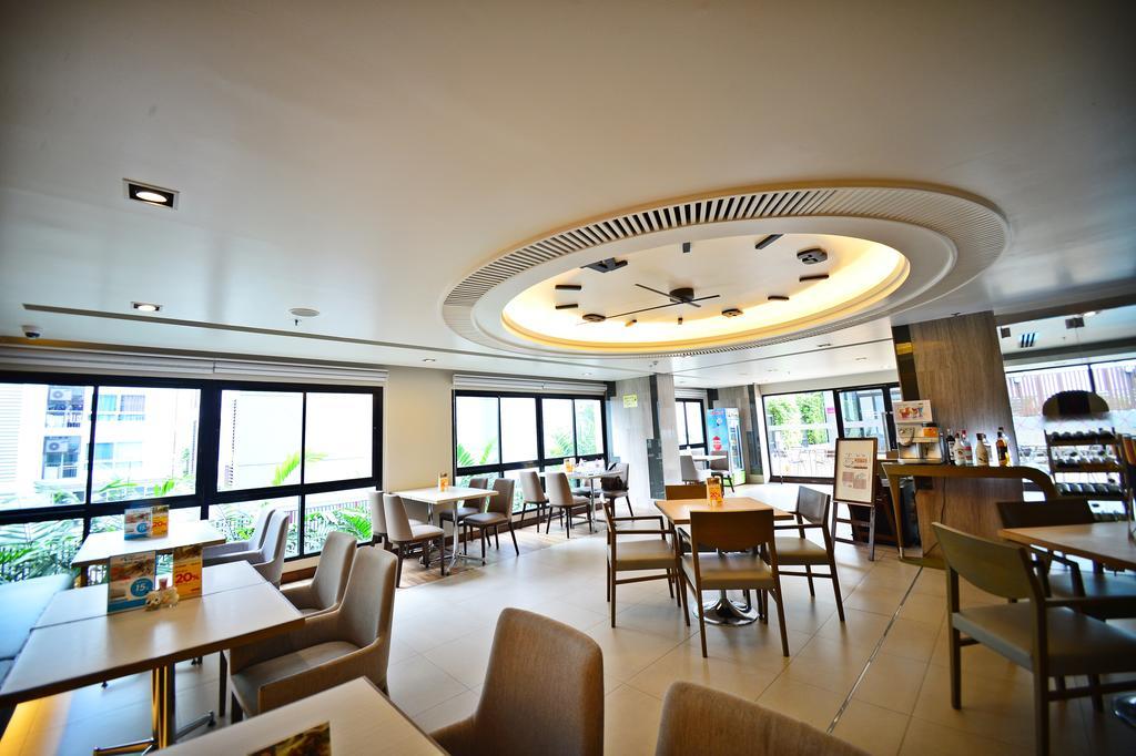 Praso@Ratchada12 Hotel Банкок Екстериор снимка