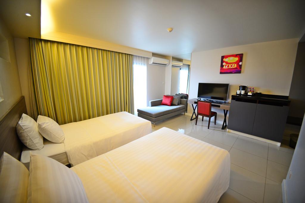 Praso@Ratchada12 Hotel Банкок Екстериор снимка
