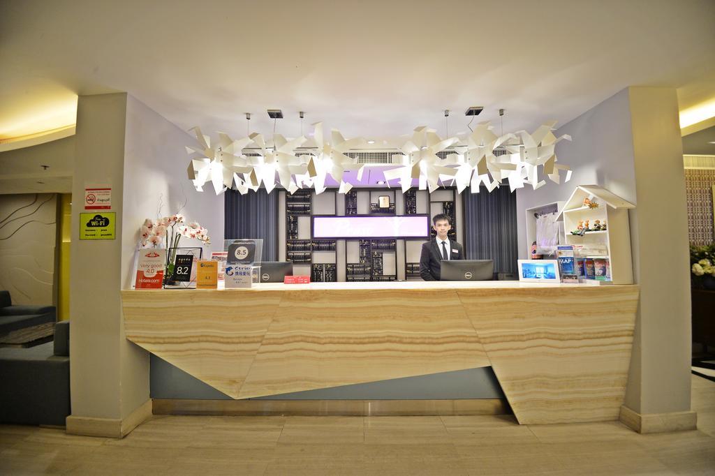 Praso@Ratchada12 Hotel Банкок Екстериор снимка