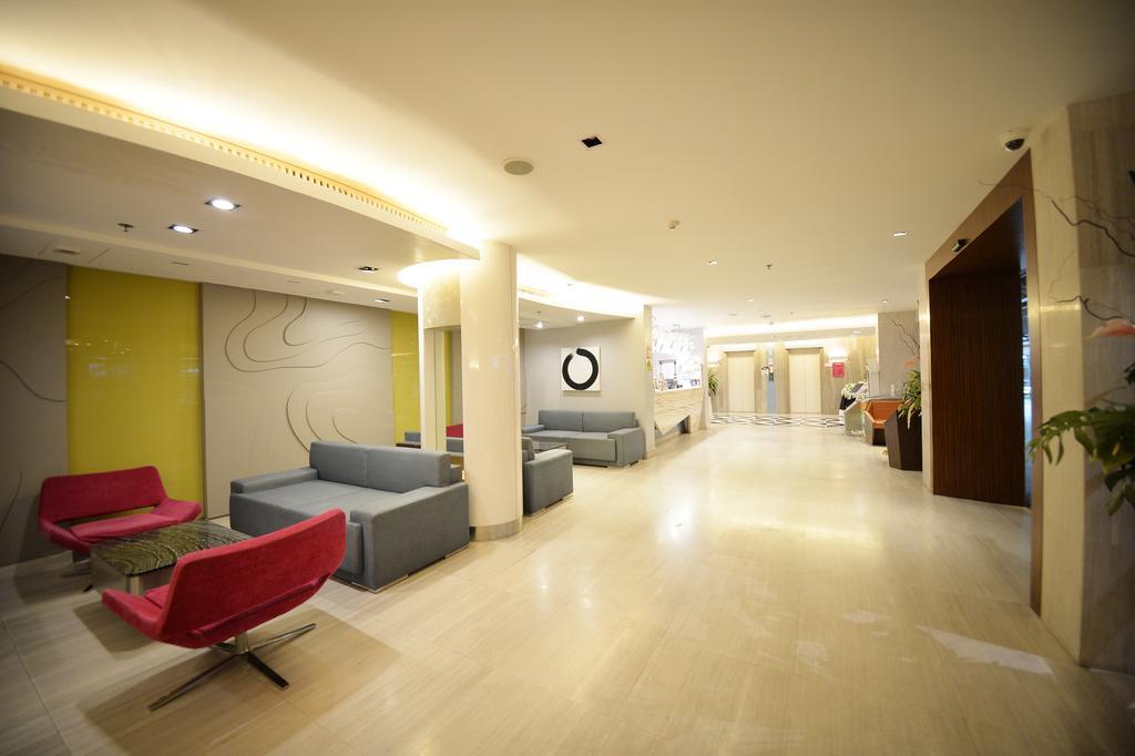 Praso@Ratchada12 Hotel Банкок Екстериор снимка
