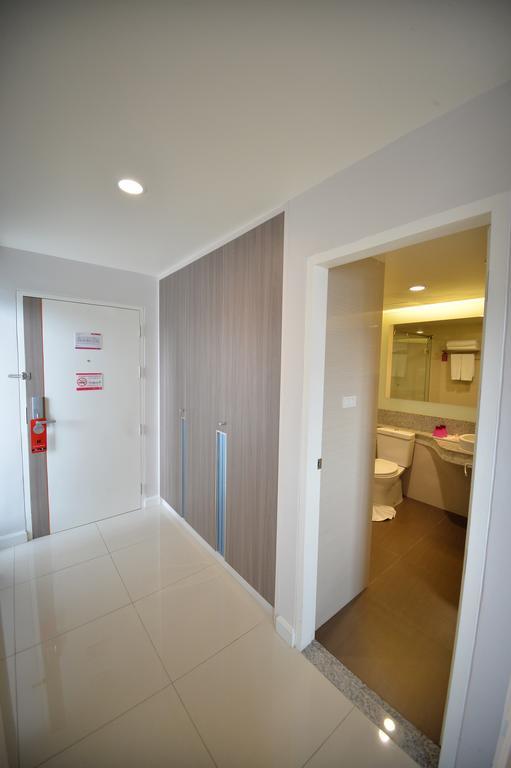 Praso@Ratchada12 Hotel Банкок Екстериор снимка